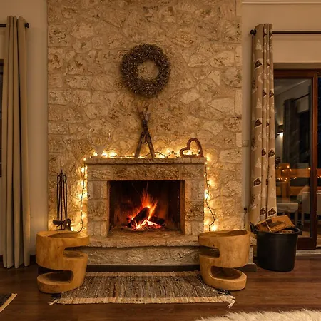 The Mountain House In Parnassus Daire