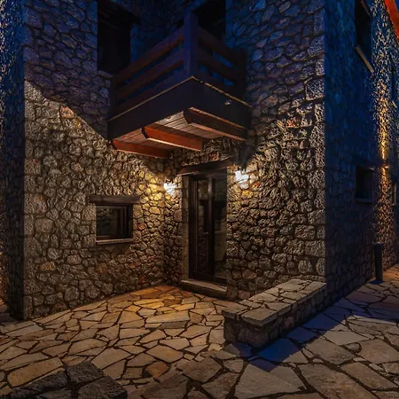 The Mountain House In Parnassus * Eptálofos